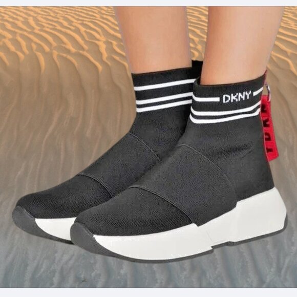 DKNY Marini Women's Sneakers Black Slip-On Sneaker Shoes Size 7.5 - Picture 1 of 8